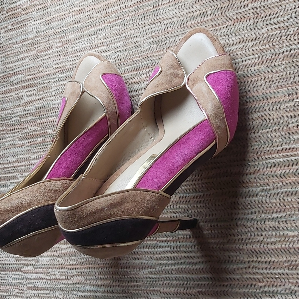 Shoes - Picture 2 of 4